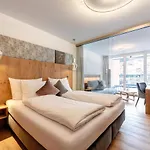 Hotell Zalwonder 4*